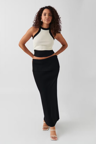 Knitted folded down skirt